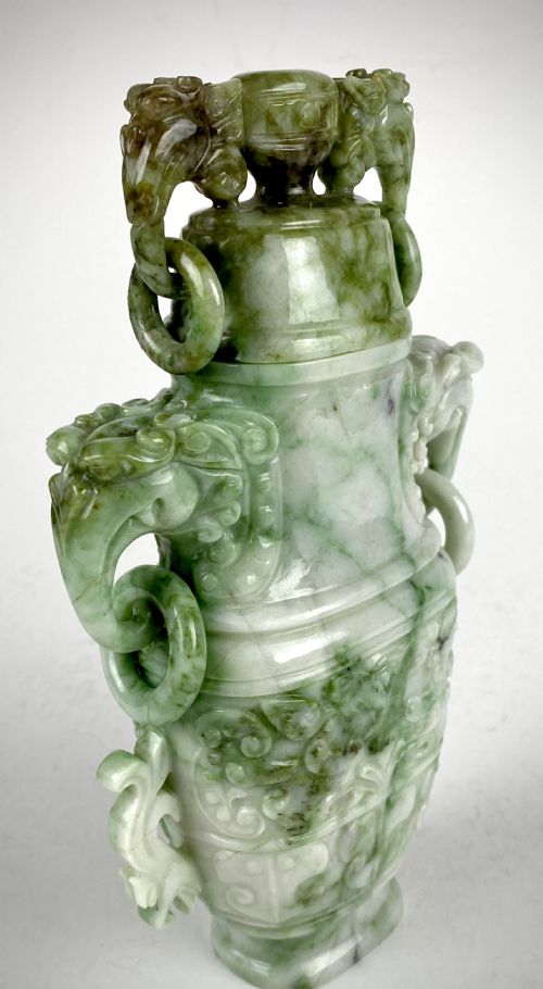 MAGNIFICENT SPINACH GREEN JADE URN QING DYNASTY - ADDITIONAL PHOTO 2