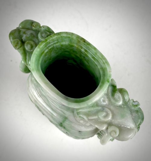 MAGNIFICENT SPINACH GREEN JADE URN QING DYNASTY - ADDITIONAL PHOTO 4