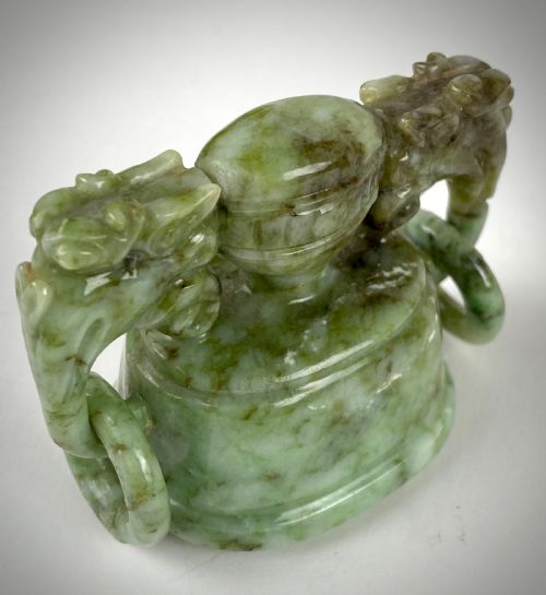 MAGNIFICENT SPINACH GREEN JADE URN QING DYNASTY - ADDITIONAL PHOTO 5