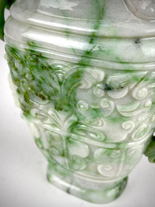 MAGNIFICENT SPINACH GREEN JADE URN QING DYNASTY - ADDITIONAL PHOTO 6