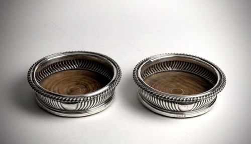 SUPERB PAIR GEORGIAN SOLID SILVER STERLING WINE COASTERS SHEFFIELD 1818 - ADDITIONAL PHOTO 1
