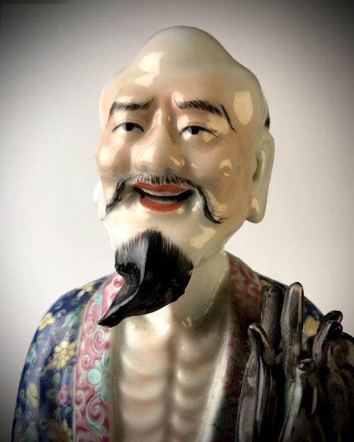 CHINESE REPUBLIC PORCELAIN FIGURE IMMORTAL CIRCA 1920 - ADDITIONAL PHOTO 7