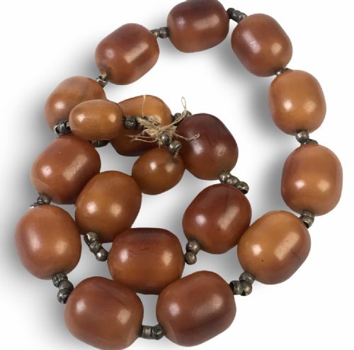 ANTIQUE AFRICAN AMBER NECKLACE CIRCA 1920 - ADDITIONAL PHOTO 6