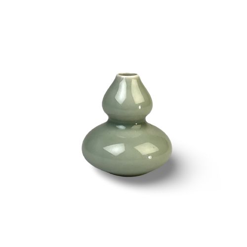 chinese porcelain celadon double gourd vase circa 1920 - CATEGORY: ANTIQUE VASES - DATED 1920