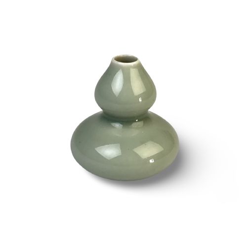 CHINESE PORCELAIN CELADON DOUBLE GOURD VASE CIRCA 1920 - ADDITIONAL PHOTO 1