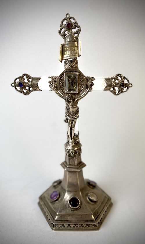 magnificent solid silver rock crystal alter cross reliquary 17th century - CATEGORY: ANTIQUE SILVER - DATED 17TH CENTURY