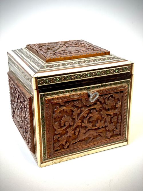 anglo indian sandalwood tea caddy - CATEGORY: ANTIQUE BOXES - DATED 1920