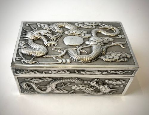 CHINESE EXPORT SOLID SILVER STERLING BOX DRAGONS 19TH CENTURY - ADDITIONAL PHOTO 1