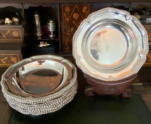 MAGNIFICENT GEORGIAN SILVER DINNER PLATES ROBERT GARRARD LONDON 1823