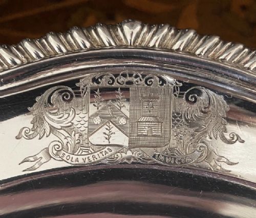 MAGNIFICENT GEORGIAN SILVER DINNER PLATES ROBERT GARRARD LONDON 1823 - ADDITIONAL PHOTO 1