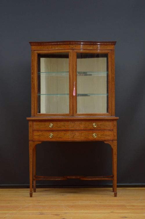 Fine Quality Edwardian Display Cabinet in Mahogany