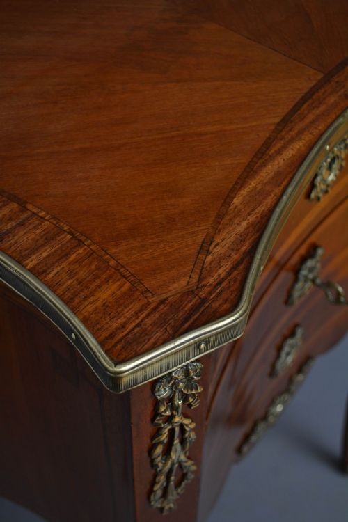 TURN OF THE CENTURY FRENCH SHAPED TABLE IN WALNUT - ADDITIONAL PHOTO 7