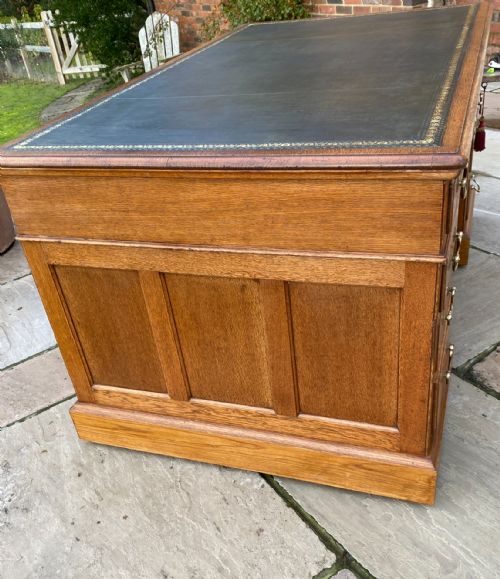 EDWARDIAN OAK DESK - ADDITIONAL PHOTO 1