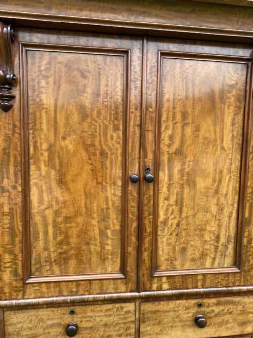 VICTORIAN MAHOGANY BREAKFRONT WARDROBE - ADDITIONAL PHOTO 7