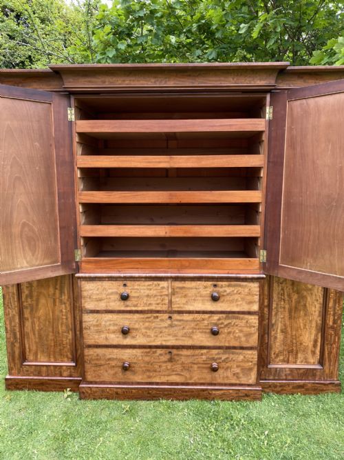 VICTORIAN MAHOGANY BREAKFRONT WARDROBE - ADDITIONAL PHOTO 1
