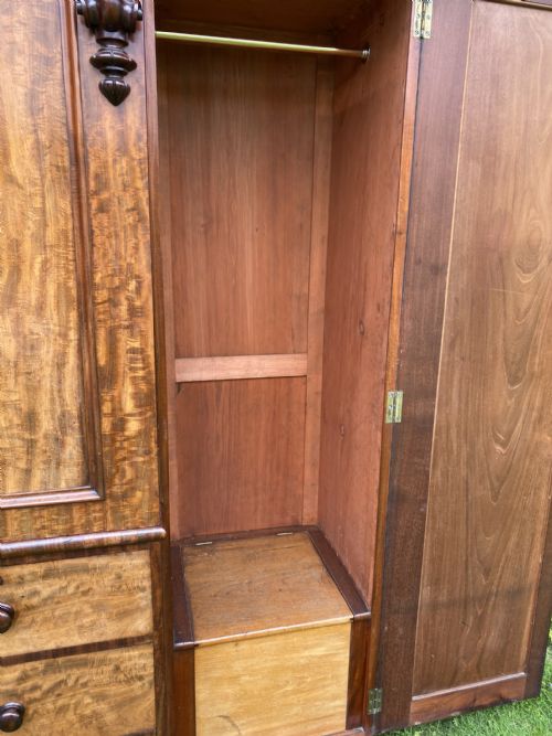 VICTORIAN MAHOGANY BREAKFRONT WARDROBE - ADDITIONAL PHOTO 2
