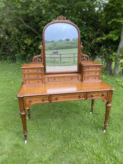 victorian dressing table - CATEGORY: ANTIQUE DRESSING TABLES - DATED VICTORIAN
