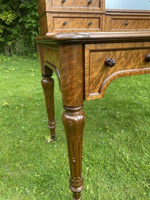 VICTORIAN DRESSING TABLE - ADDITIONAL PHOTO 1