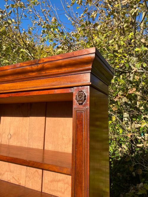 A PAIR OF VICTORIAN MAHOGANY BOOKCASES - ADDITIONAL PHOTO 3