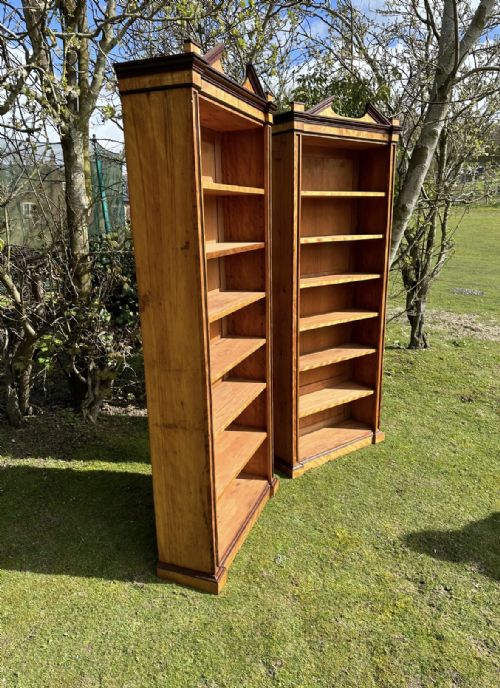 A PAIR OF VICTORIAN SATINWOOD BOOKCASES - ADDITIONAL PHOTO 3