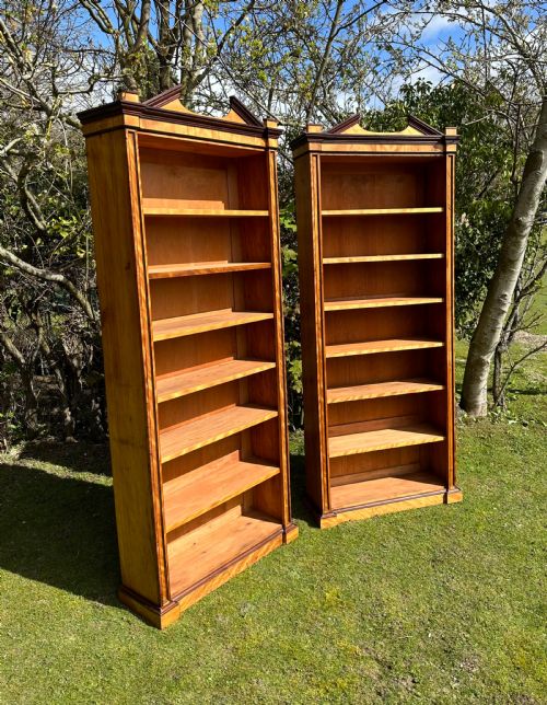 A PAIR OF VICTORIAN SATINWOOD BOOKCASES - ADDITIONAL PHOTO 4