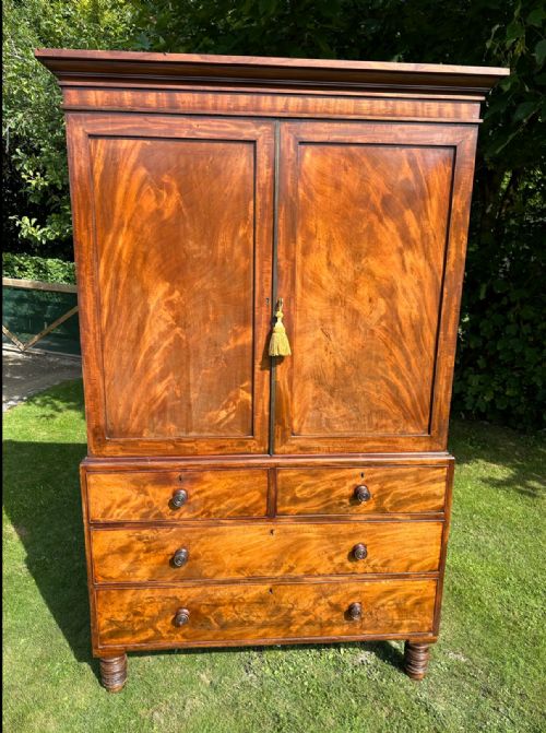 victorian mahogany linen press wardrobe - CATEGORY: ANTIQUE CUPBOARDS - DATED VICTORIAN