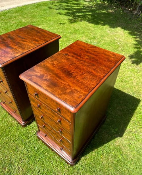 PAIR OF VICTORIAN MAHOGANY BEDSIDE CHESTS - ADDITIONAL PHOTO 2