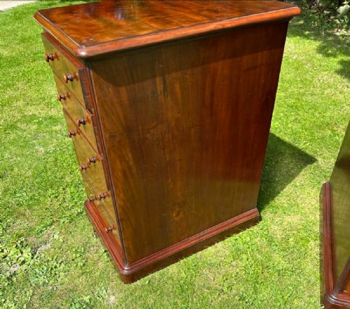 PAIR OF VICTORIAN MAHOGANY BEDSIDE CHESTS - ADDITIONAL PHOTO 4