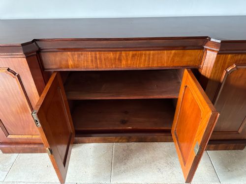 VICTORIAN MAHOGANY FOUR DOOR SIDEBOARD - ADDITIONAL PHOTO 1
