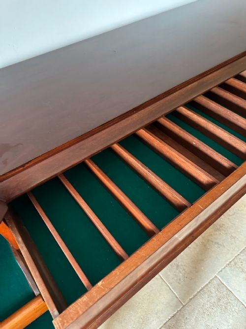 VICTORIAN MAHOGANY FOUR DOOR SIDEBOARD - ADDITIONAL PHOTO 3