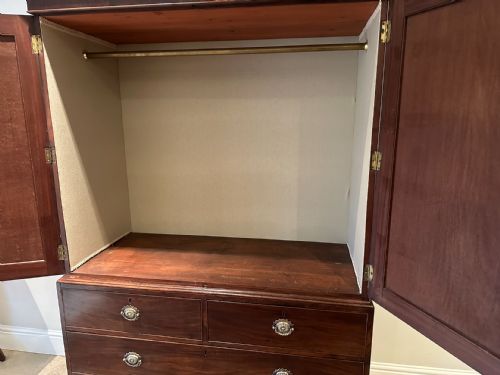 GEORGE III FLAME MAHOGANY LINEN PRESS - ADDITIONAL PHOTO 3