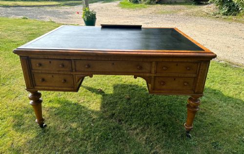 VICTORIAN BIRDSEYE MAPLE PARTNERS DESK - ADDITIONAL PHOTO 6