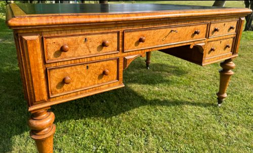 VICTORIAN BIRDSEYE MAPLE PARTNERS DESK - ADDITIONAL PHOTO 7