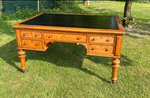VICTORIAN BIRDSEYE MAPLE PARTNERS DESK - ADDITIONAL PHOTO 8