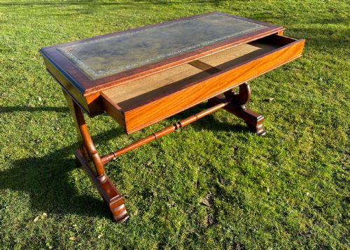 VICTORIAN MAHOGANY WRITING TABLE - ADDITIONAL PHOTO 4