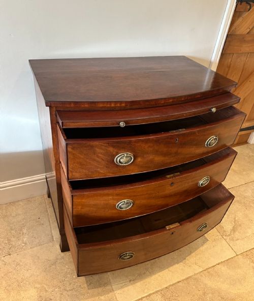 REGENCY BOW FRONTED MAHOGANY CHEST - ADDITIONAL PHOTO 2