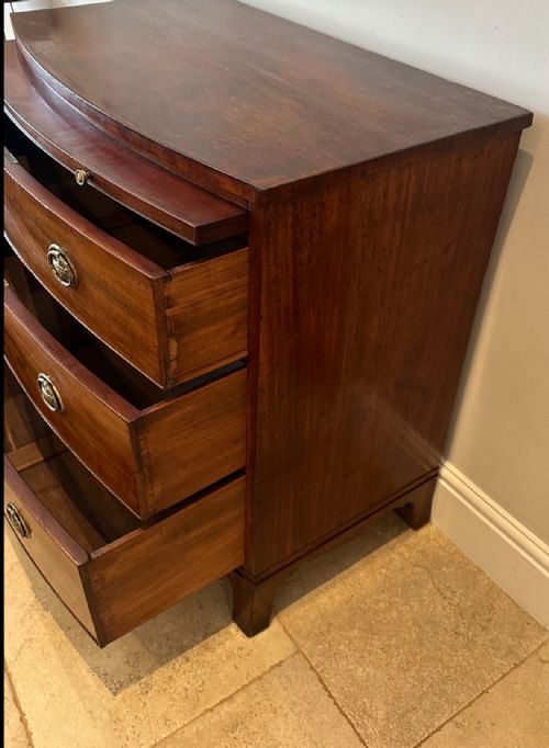 REGENCY BOW FRONTED MAHOGANY CHEST - ADDITIONAL PHOTO 3