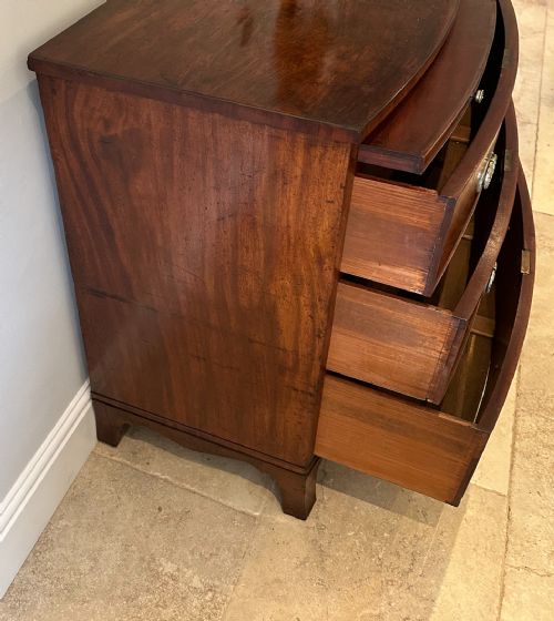 REGENCY BOW FRONTED MAHOGANY CHEST - ADDITIONAL PHOTO 6