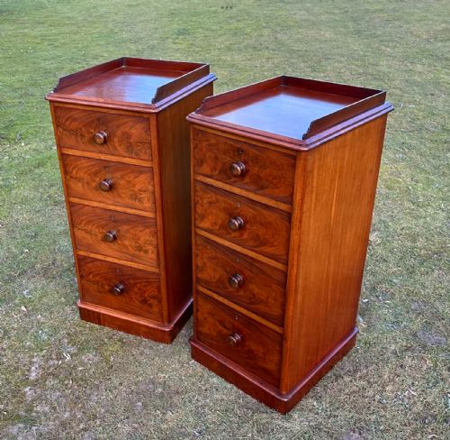 VICTORIAN MAHOGANY BEDSIDE CHESTS - ADDITIONAL PHOTO 1