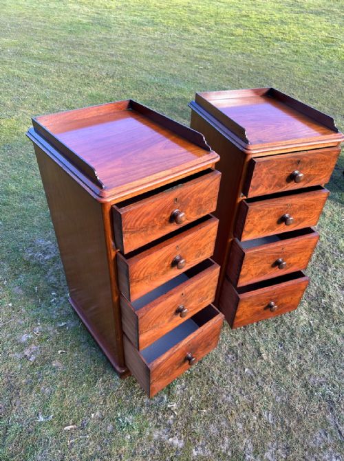 VICTORIAN MAHOGANY BEDSIDE CHESTS - ADDITIONAL PHOTO 2