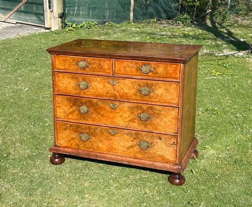 QUEEN ANNE WALNUT CHEST - ADDITIONAL PHOTO 1