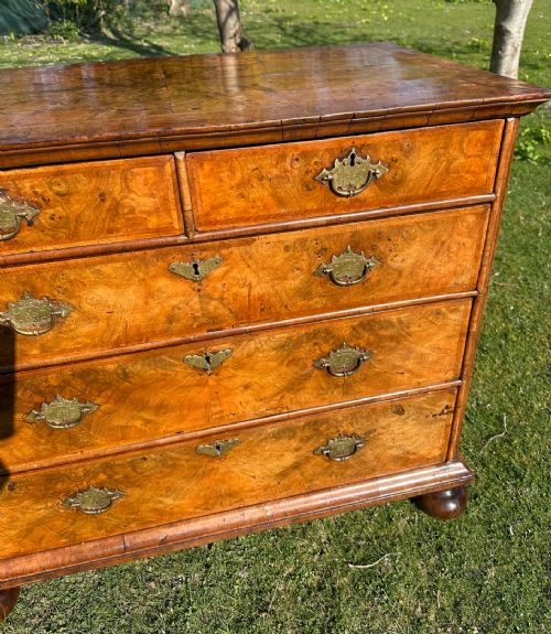 QUEEN ANNE WALNUT CHEST - ADDITIONAL PHOTO 4