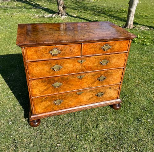 QUEEN ANNE WALNUT CHEST - ADDITIONAL PHOTO 10