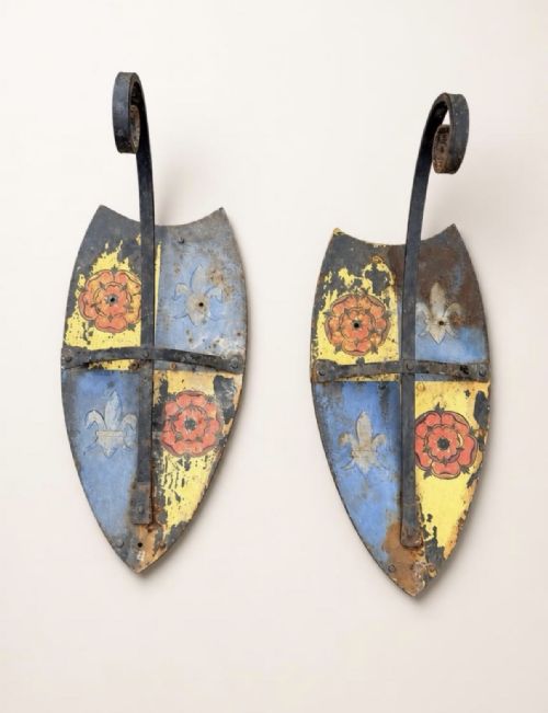 PAIR OF PERIOD HERALDIC SHIELDS - ADDITIONAL PHOTO 1