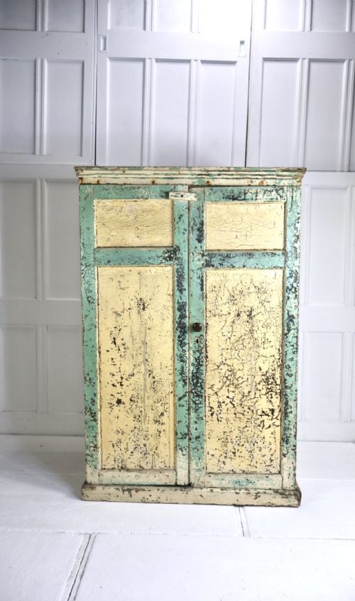 19THC PITCH PINE HOUSEKEEPERS CUPBOARD