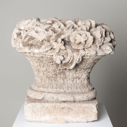 PAIR OF 18TH CENTURY CARVED STONE BASKETS - ADDITIONAL PHOTO 2