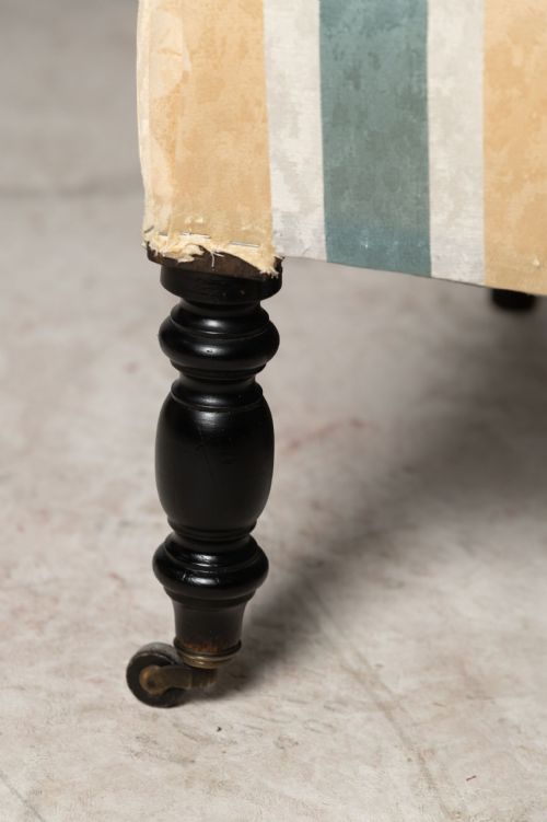 ANTIQUE FRENCH SLIPPER CHAIR FOR UPHOLSTERY - ADDITIONAL PHOTO 2