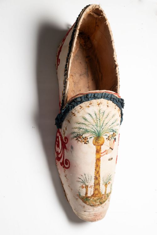 GIANT SHOE