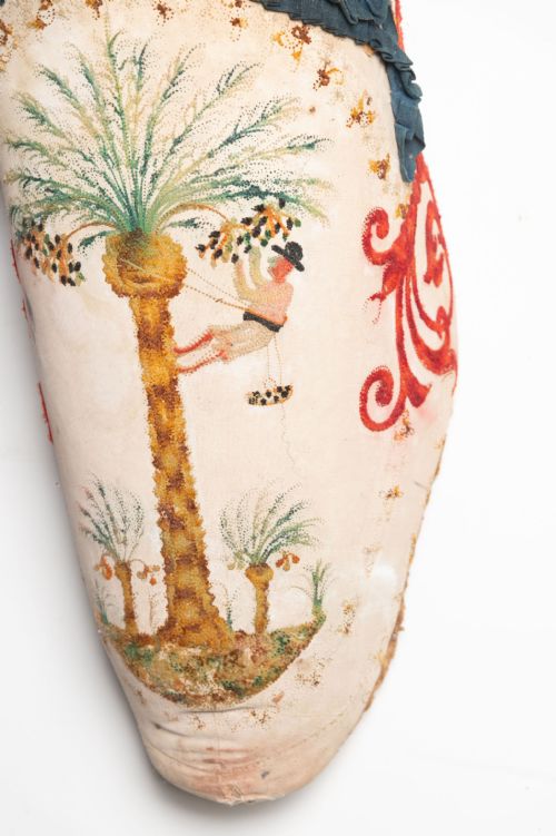 GIANT SHOE - ADDITIONAL PHOTO 2