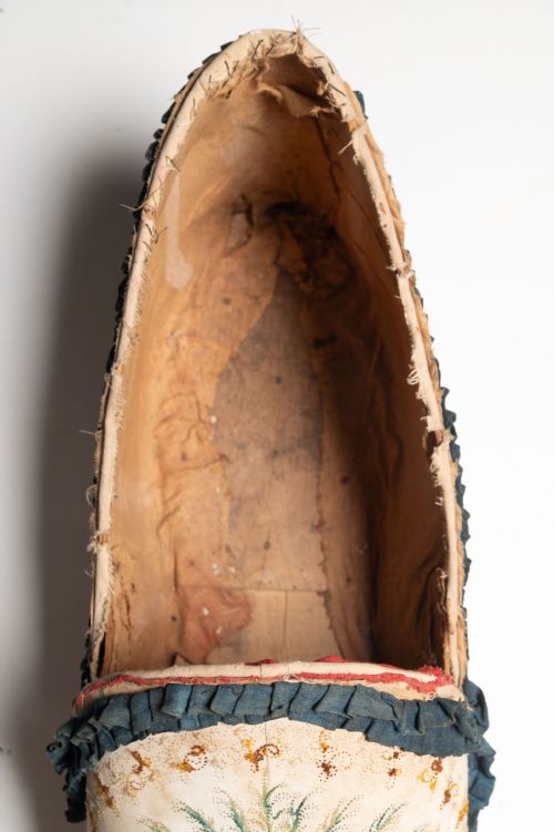 GIANT SHOE - ADDITIONAL PHOTO 3